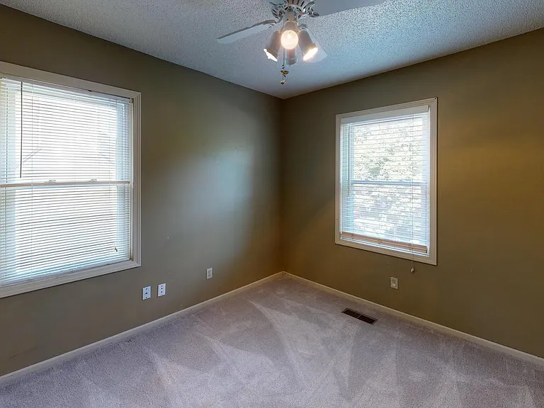 8604 N Troost Ave — Photo 17