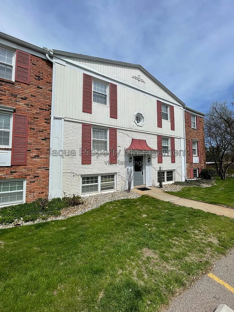 2 bed, 1.0 bath, 820 sqft, $995 — Photo 2