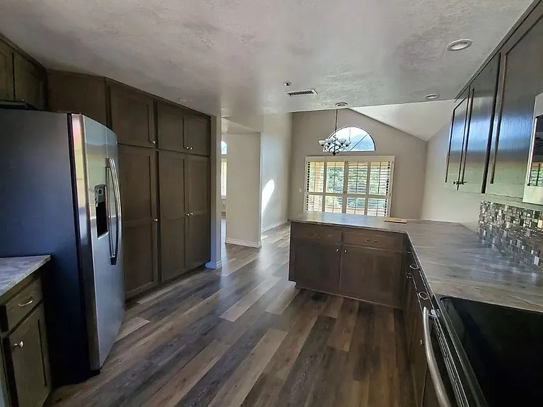 2310 Vista Valley Ln — Photo 9