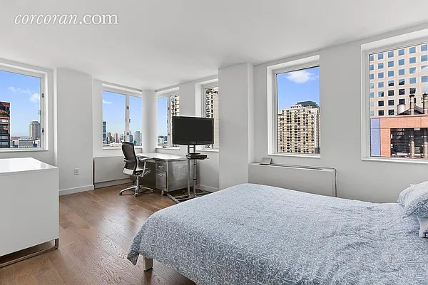 Rented by Corcoran | media 27