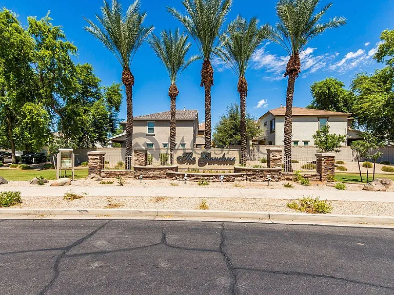 1384 S Sabino Dr — Photo 35