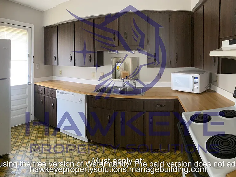 920 Marietta St — Photo 2