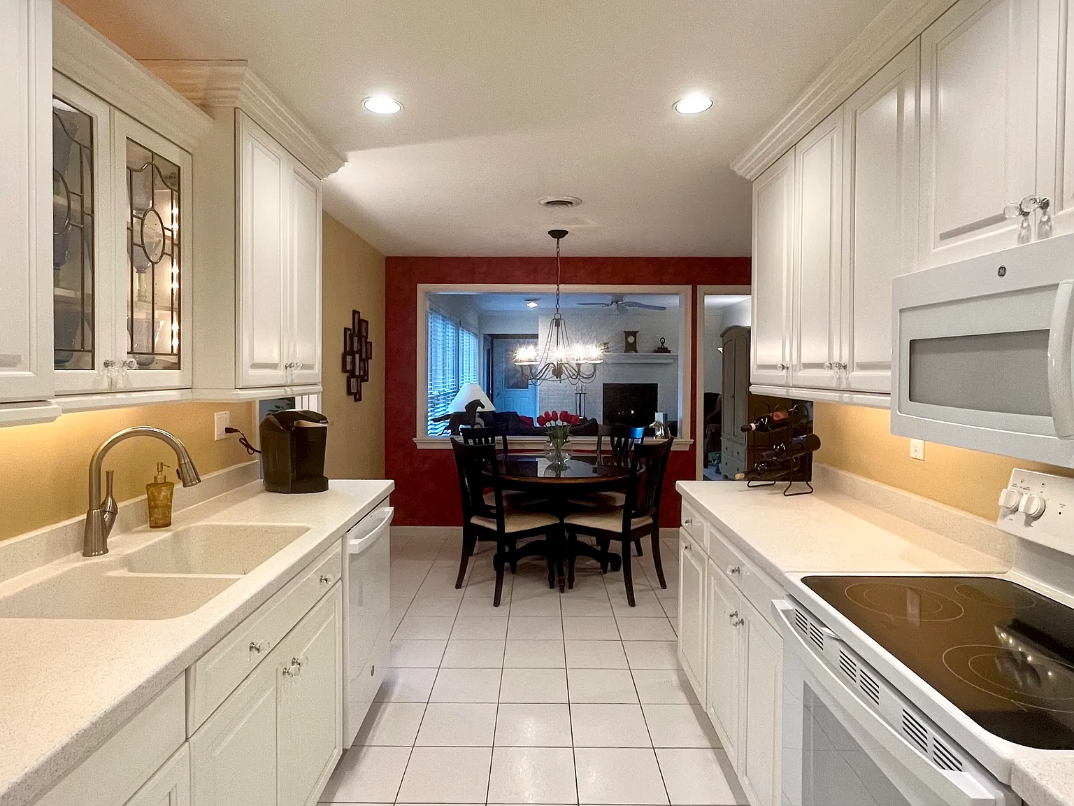 2 bed, 2.5 bath, 2390 sqft, $2,395 — Photo 3
