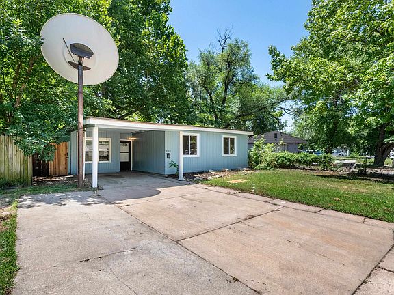 4th image of 3109 E Alpine Ave