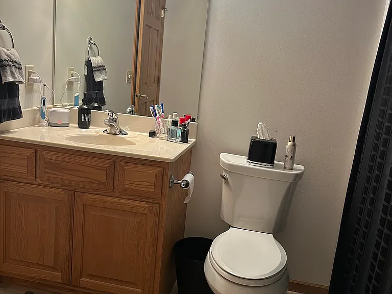 449 N Westmount Dr — Photo 14