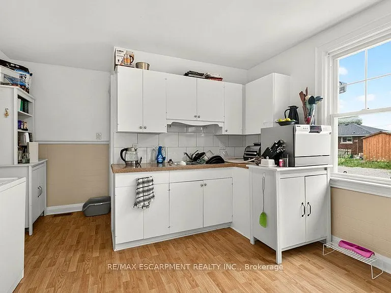 66 Queen St S #FRONT — Photo 7