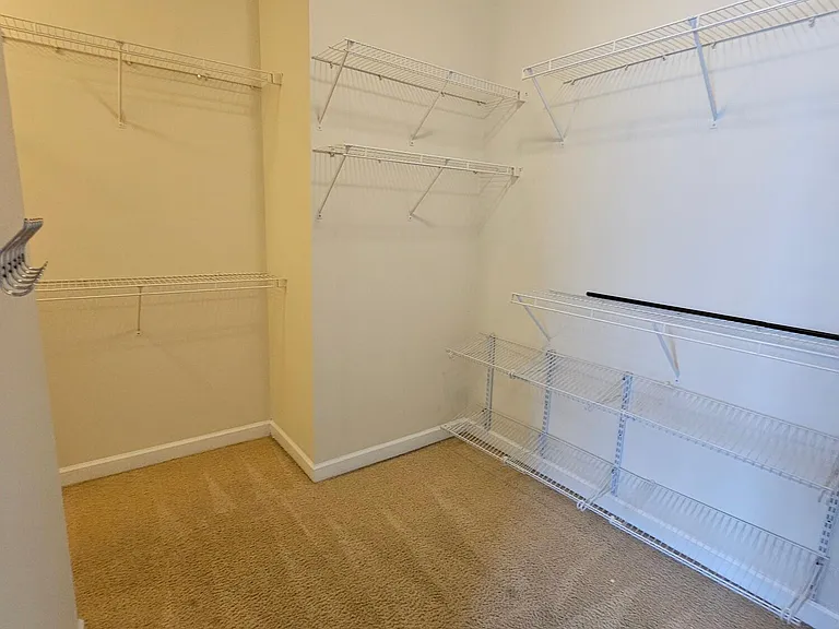 202 Winson Green Ln — Photo 15