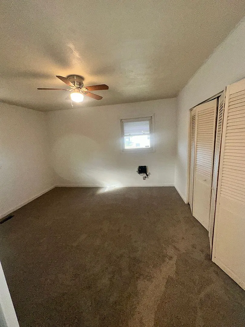 Home Available Right Before the Holidays! — Photo 2