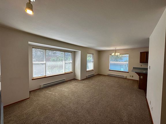 5th image of 1125 Otis St APT 201
