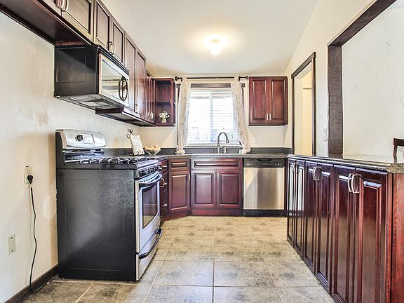 Upgraded Kitchen, Stainless 