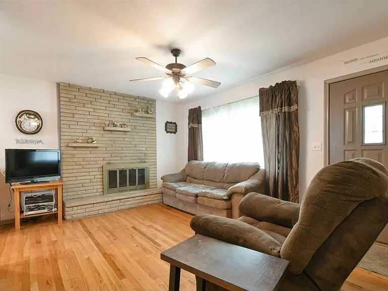 5946 Newton St — Photo 8
