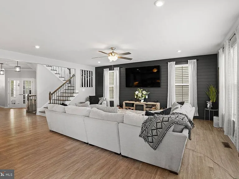 12405 Southington Dr — Photo 8