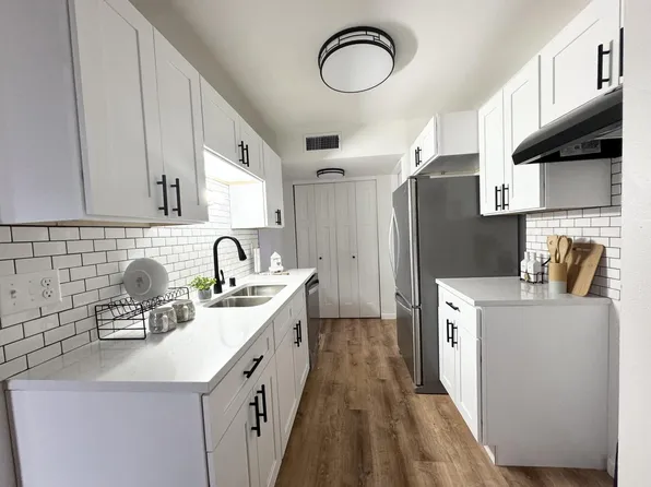 4000 West Rivers Edge CIRCLE #6, Brown Deer, WI 53209