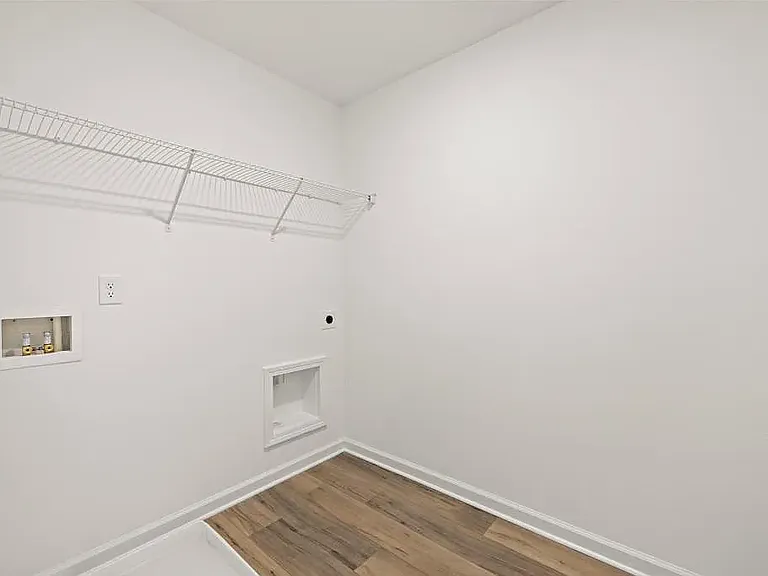 966 Evergreen Rd — Photo 6
