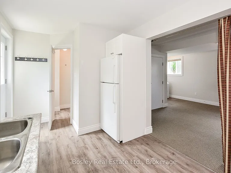 5 Algoma Dr — Photo 10