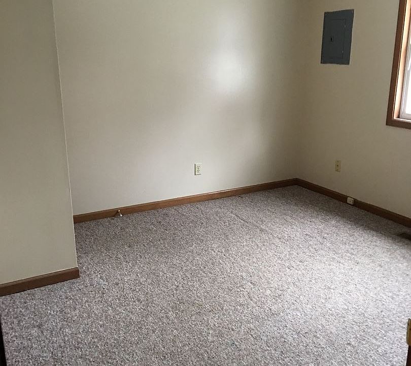 2nd image of 809B John St