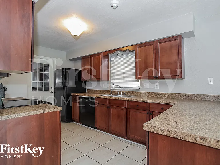 114 Keith Ct — Photo 6