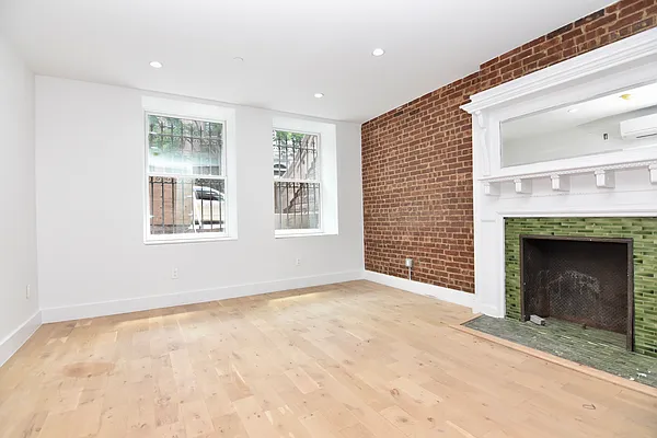 Rented by Bohemia Realty Group | media 18