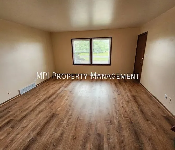 8665 W Fond Du Lac Ave #2 — Photo 9