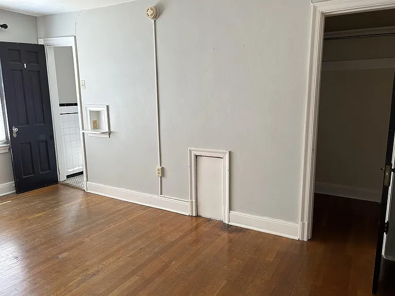 112 N Washington St #5 — Photo 6