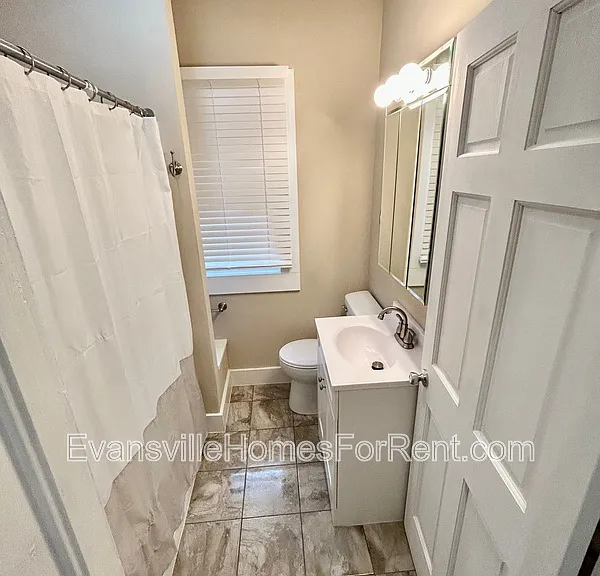 635 S Rotherwood Ave — Photo 7
