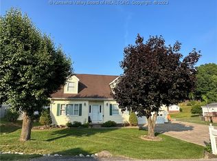 10 Chelsea Ln, Madison, WV 25130