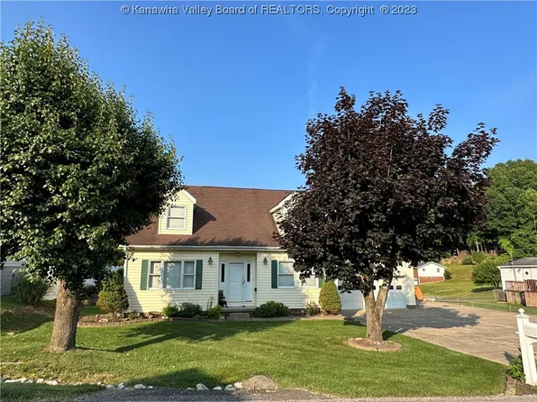 10 Chelsea Ln, Madison, WV 25130