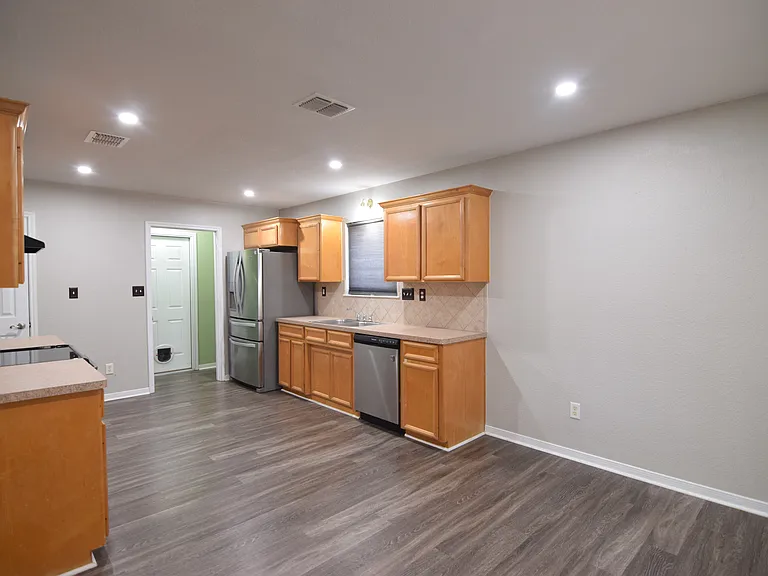 4202 Capri Dr — Photo 5