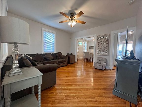 4th image of 20 Clermont Pl