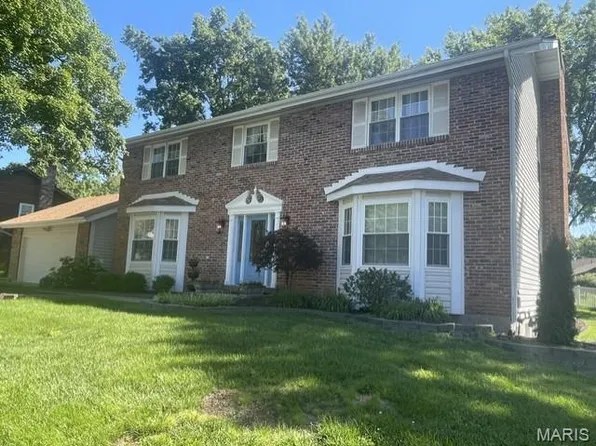 240 Victory Ln, Saint Charles, MO 63303