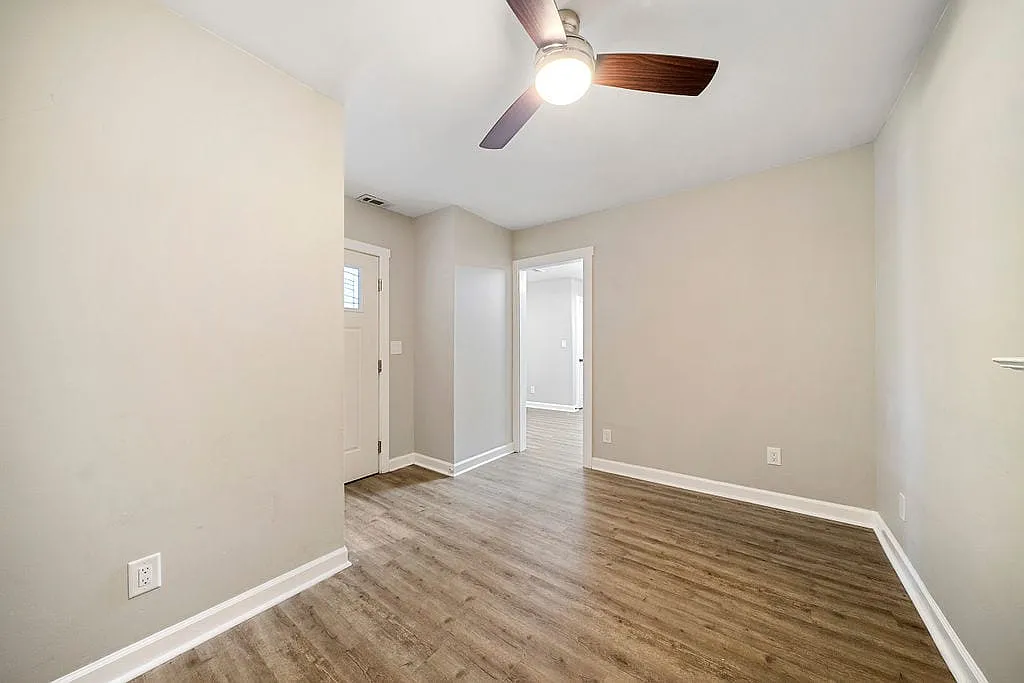 600 Frasier Street SouthEast - 1 — Photo 4