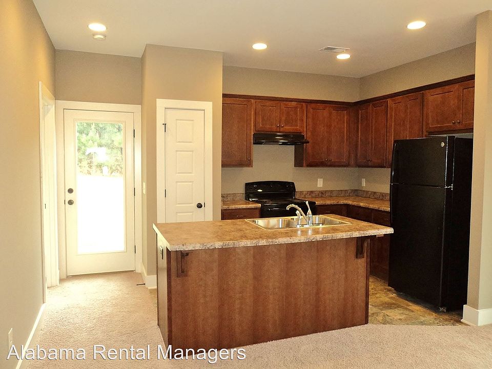 1st image of 820 Kent Dr
