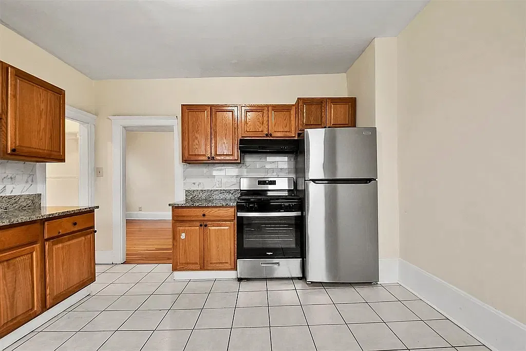 2 bed, 900 sqft, $2,350 — Photo 2