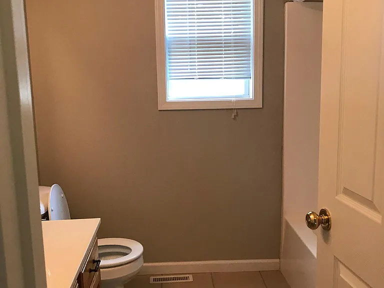Full bath on 2nd floor
