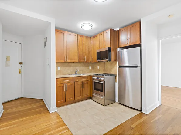 2 West End Avenue image 1 of 8