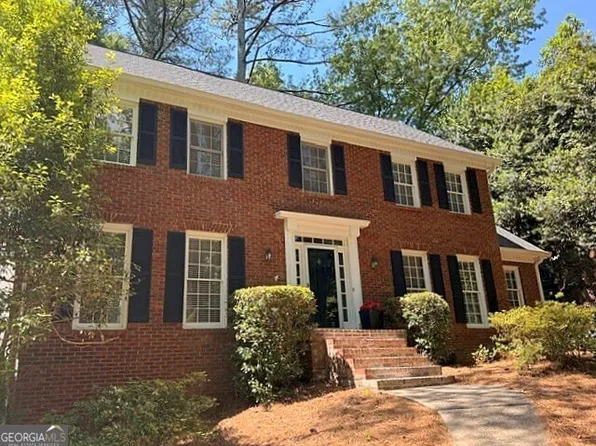 153 Lakeside Dr, Kennesaw, GA 30144