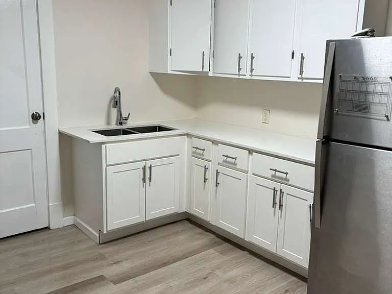 2423 Falls St #3 — Photo 6