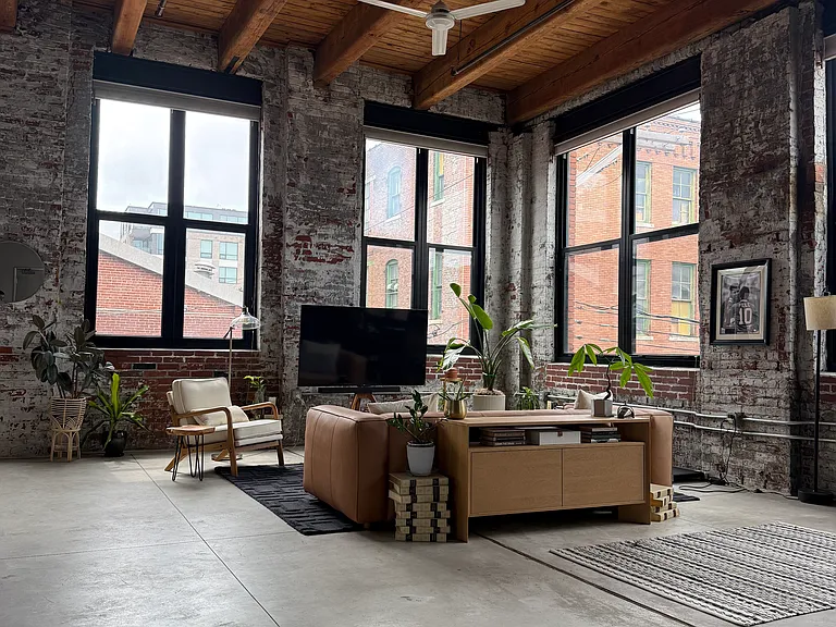 2501 Liberty Ave #2A — Photo 2