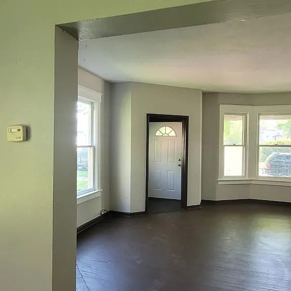 752 Euclid Ave — Photo 2