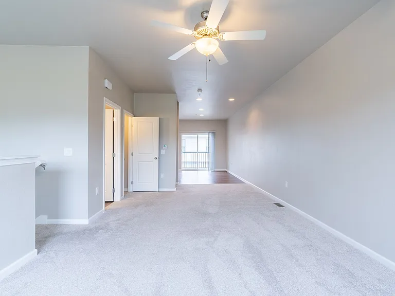 6909 Daniel Defoe Dr — Photo 17