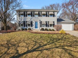 1007 River Oak Dr, Naperville, IL