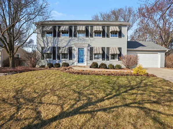 1007 River Oak Dr, Naperville, IL 60565