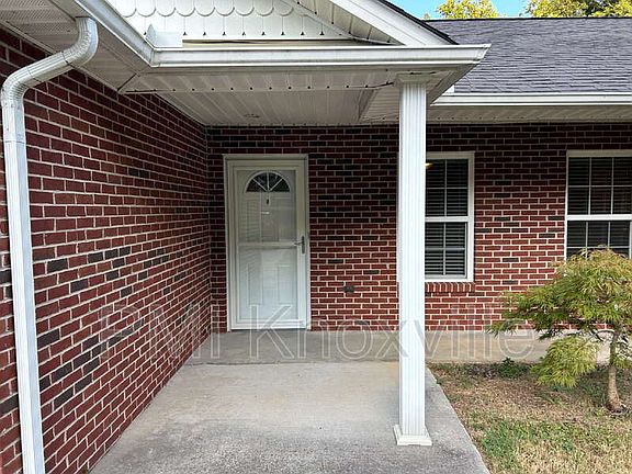 3rd image of 5960 Parkdale Rd