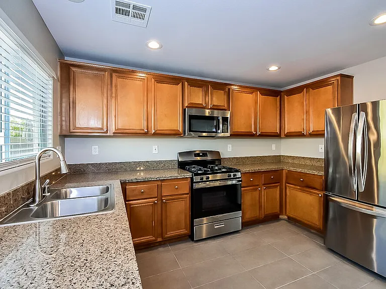 2404 Cockatiel Dr — Photo 8