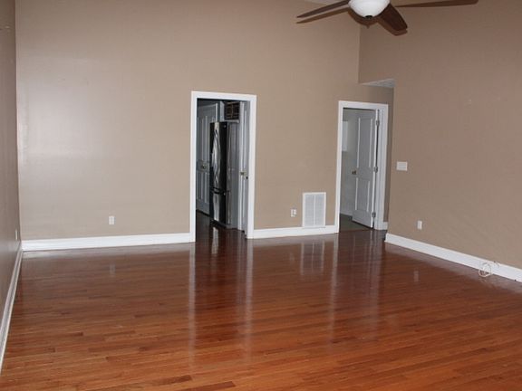 3rd image of 558 Depot St