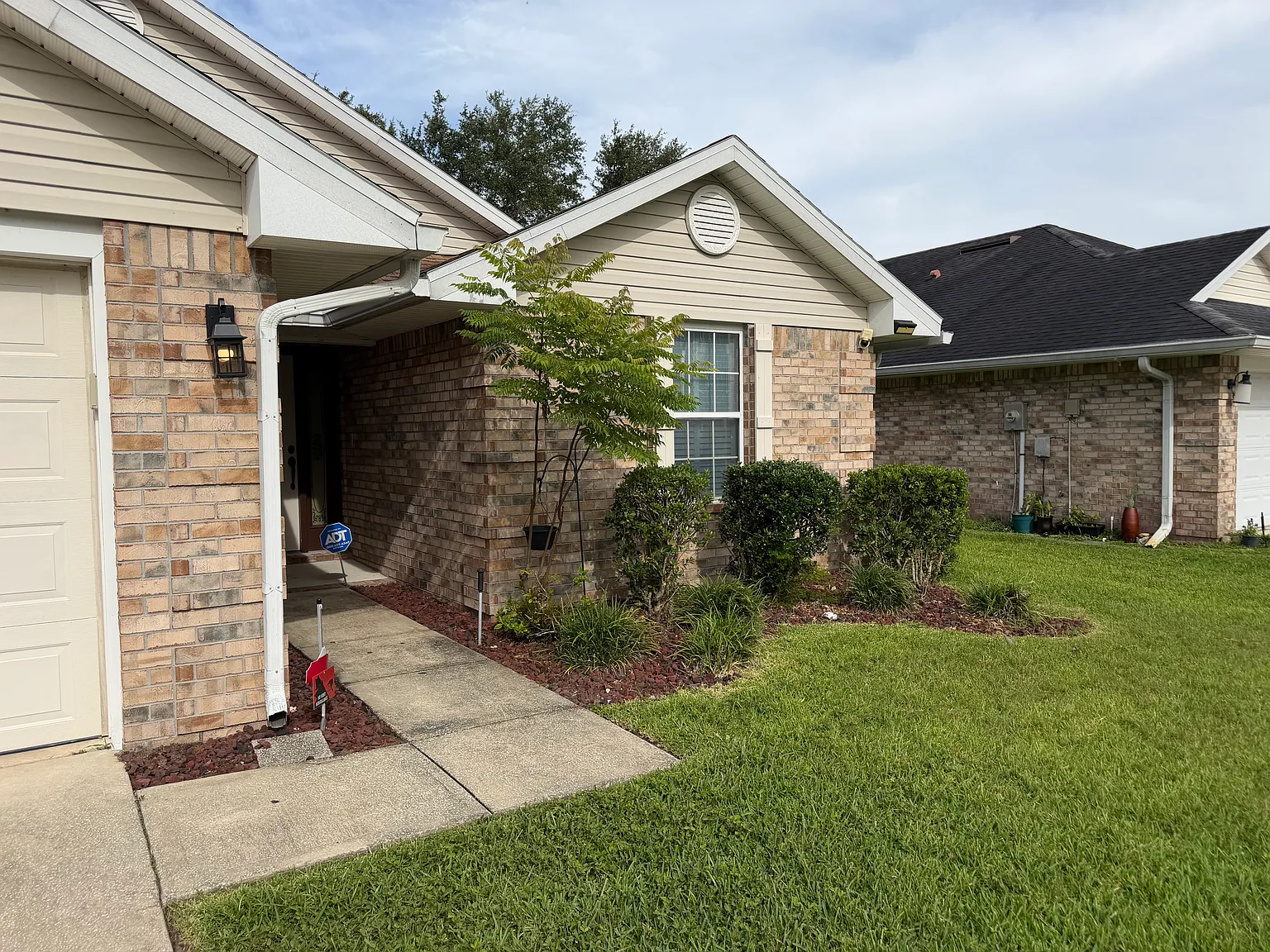 4 bed, 1635 sqft, $2,350 — Photo 3