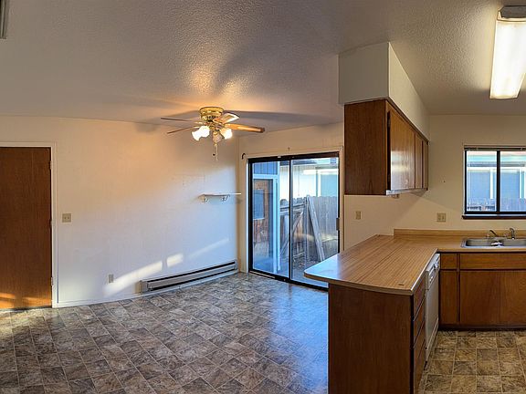 2nd image of 500 Meadow View Dr