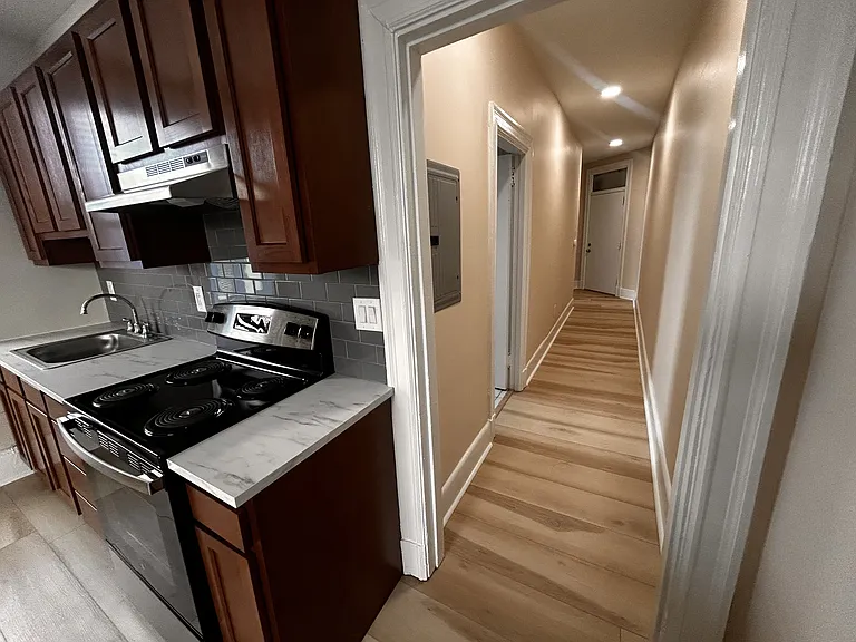 510 37th St #3 — Photo 2