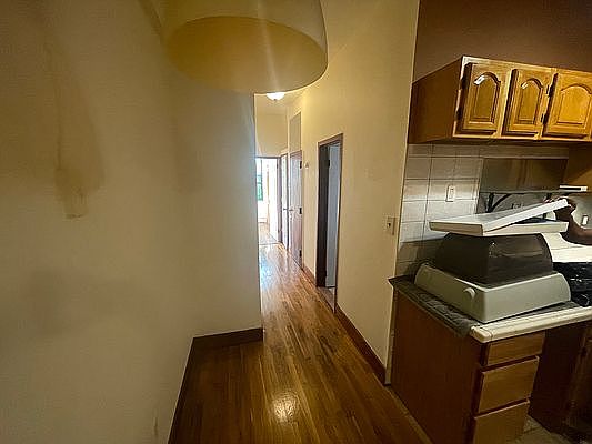 4th image of 212 Lewis Ave APT 4C