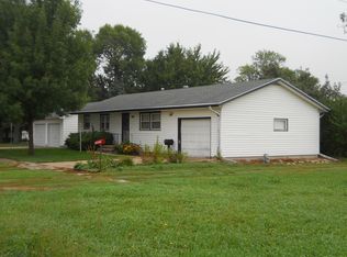 605 Chase Ave, Creighton, NE 68729